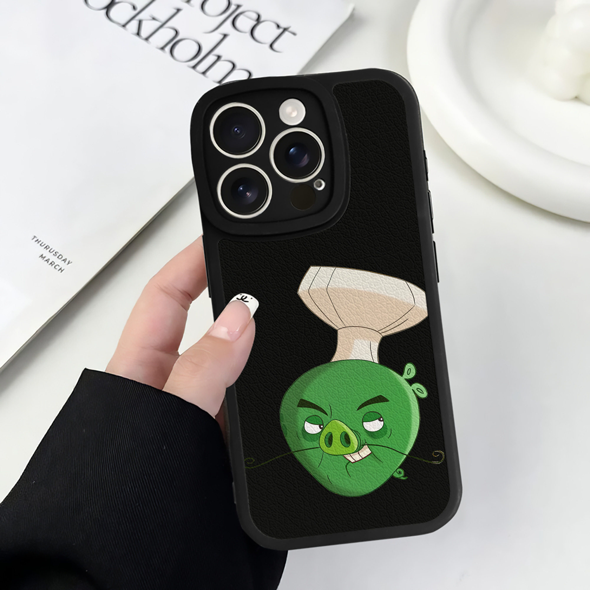 （画像用） Angry Birds アングリーバード 【iPhone 16シリーズ対応】シリコンスマホケース（レザー調） 材質：シリコン